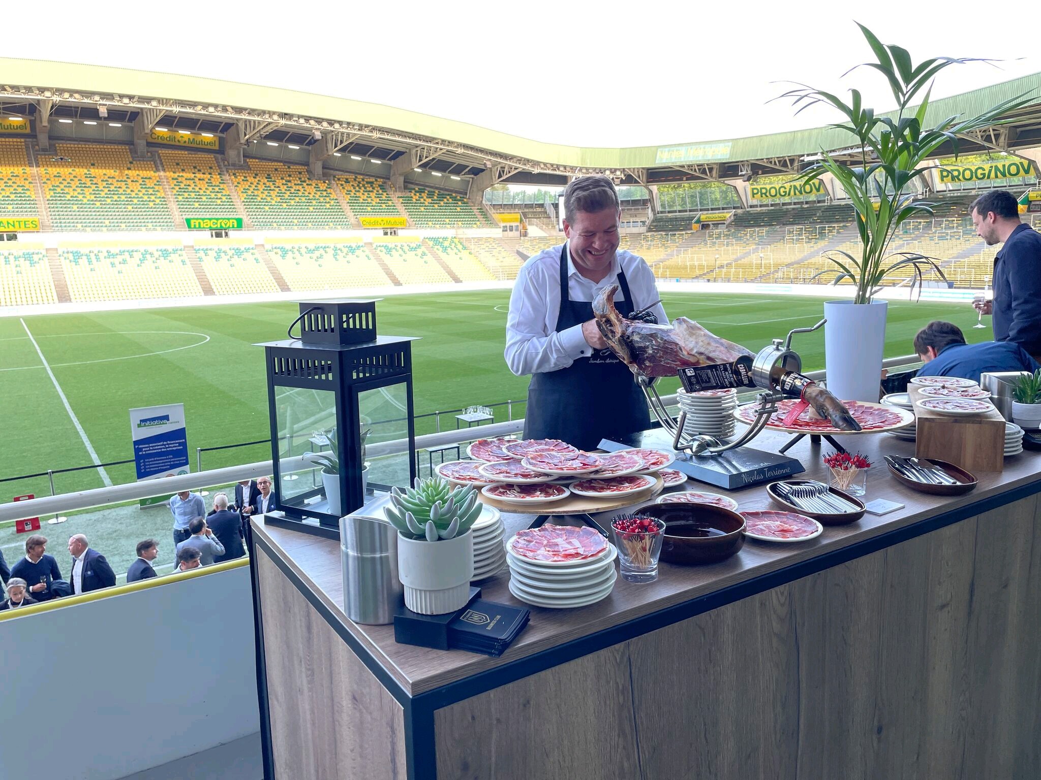 Nicolas Terrienne maitre coupeur 'de jambon au stade de la Beaujoire