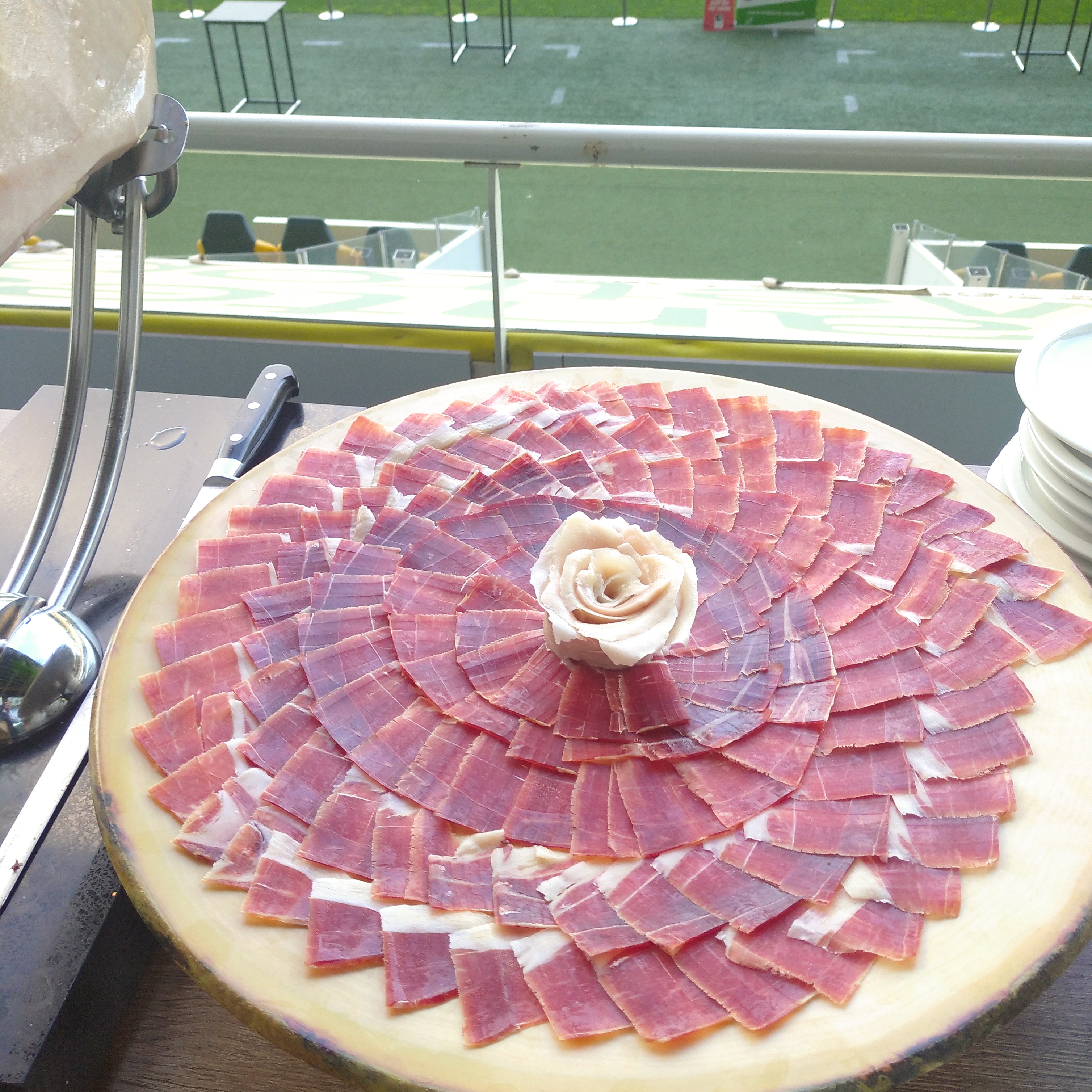 assiette de Jambon ibérique bellota Pata Negra Nantes stade de la Beaujoire 