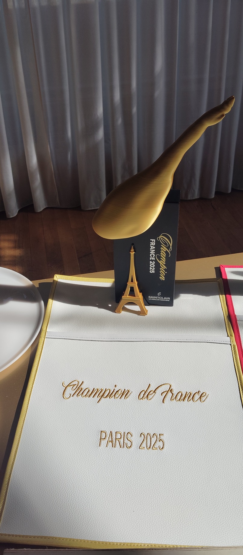 Trophée remis lors du concours national de coupeurs de jambon ibérique.